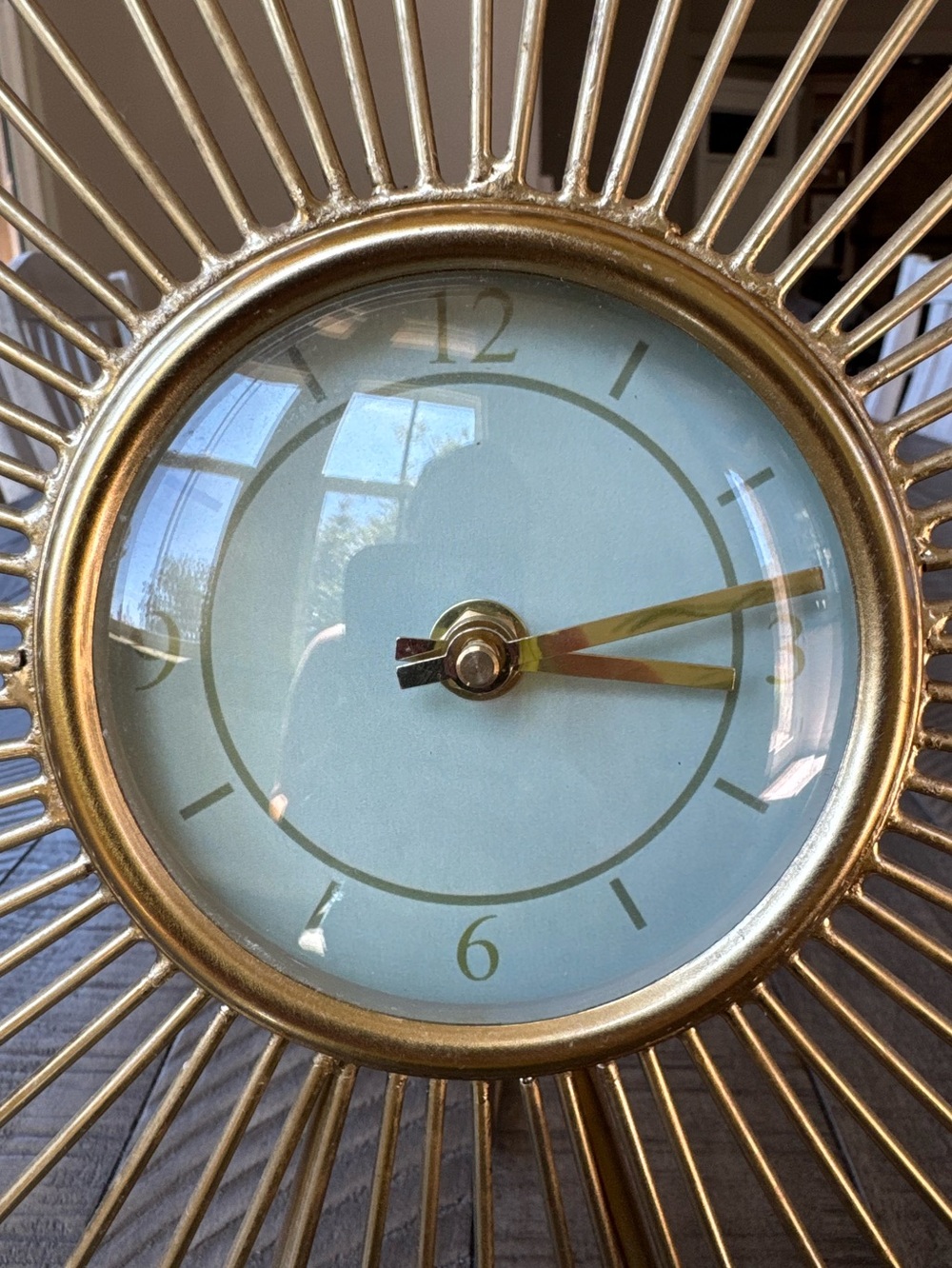 Vintage Mid-Century Modern Atomic Sunburst Desk Clock - Picture 4 of 12